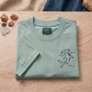 Camiseta Hombre Algodón Peruano 310gr - Corte Regular - Verde Claro - Bordado Diseño Tiburón